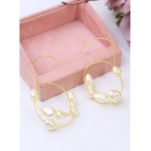 Boucles d'oreilles tendance en fil de laiton plaqué or de luxe avec moissanite, pour femme, idéales pour les soirées et les fêtes, collection mode - Product Image 1