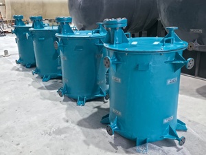 ถังเก็บของ FRP สีน้ำเงินพร้อมพอร์ตแบบมีหน้าแปลนและช่องเข้าออกด้านบน - Product Image 1