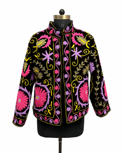 เสื้อแจ็คเก็ตคอปกแมนดารินกำมะหยี่สีดำพร้อมงานปักลายดอกไม้สีชมพูสีม่วงแขนยาวมีซิปปิดเสื้อแจ๊กเก็ตฤดูใบไม้ร่วงของผู้หญิง - Product Image 1
