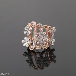 Elegante Anillo de Diamantes con Corte Marquesa y Diseño Floral de D'VINS JEWELS, Oro Rosa de 14K, Anillo de Compromiso y Boda para Mujer, Estilo Moderno - Product Image 2