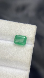 Émeraude naturelle certifiée du Zambie, taille octogonale, pierre à bon lustre, pierre précieuse non montée pour la création de bijoux, 1,77 carat. - Product Image 5