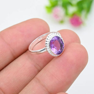 Bague en Améthyste de Qualité Supérieure, Argent Sterling 925, Bijou Minimaliste Raffiné, Cadeau pour Femme pour Mariage, Fiançailles, Anniversaire - Product Image 3