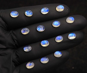 Pierre de lune arc-en-ciel authentique, cabochon ovale 6x4mm, pierre précieuse de lune arc-en-ciel bleue chatoyante, prix de gros - Product Image 5