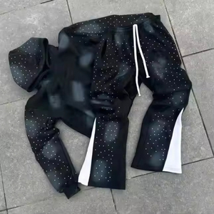 Conjunto Deportivo de Dos Piezas para Hombre, con Pedrería, Lavado Ácido, 100% Algodón, Sudadera Negra con Capucha y Pantalones Jogger, Ropa Urbana, Personalizable, de Lujo - Product Image 1