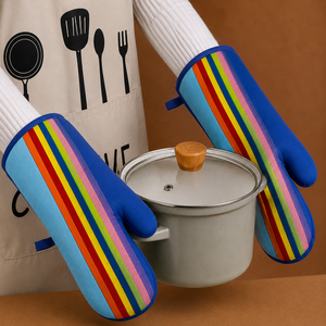 Maniques de cuisine tendance en coton doux imprimé à rayures, résistantes à la chaleur, écologiques et lavables au lave-vaisselle - Product Image 1