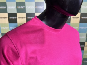 T-shirt en tricot à manches courtes pour homme, rose, col rond, coupe classique, couleur unie, style décontracté, logo sur le devant, séchage rapide - Product Image 3