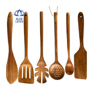 Juego de Cucharas de Madera en OFERTA - Utensilios de Cocina de Mango Largo para Remover, Servir y Más - OEM Disponible - Product Image 1