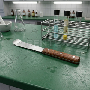 Espátula Resistente de Acero Inoxidable con Mango de Madera y Remaches de Acero – Herramienta Multiusos para Mezclar Químicos de Laboratorio y Aplicar Cera Dental - Product Image 3