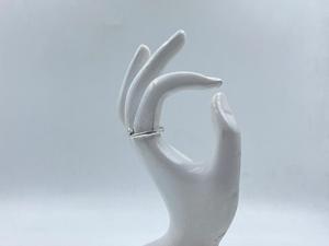 Anillo minimalista de plata de ley 92,5 hecho a mano elegante y ligero Diseño Artesanal - Product Image 2