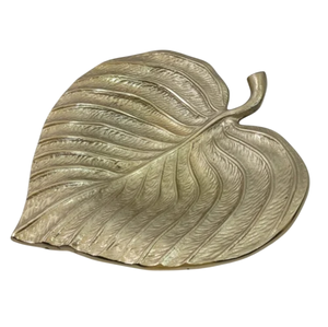 Plat de service décoratif en métal argenté poli de haute qualité, avec motif feuille, pour la maison et la restauration - Product Image 1