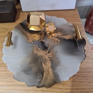 1. Premium Resin Tray Handmade <b>Decorative</b> Serving Tray Modern Design Custom Shape Wholesale Home <b>Table</b> <b>Accessories</b> - Product Image 3