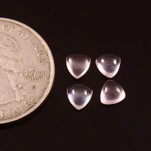 Lote al por mayor de gemas sueltas calibradas de cuarzo rosa natural de 6x6 mm, cabujón trillón de base plana para fabricación de joyas - Product Image 1