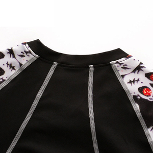 Affordable custom <b>men</b> rash guard compression fit OEM polyester quick dry breathable fabric for surfing <b>swimming</b> and gym training - Product Image 3