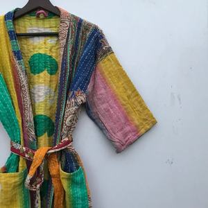 Recién llegado, chaqueta Kantha de algodón indio, chaqueta de edredón Kantha Vintage, Kimono largo clásico con cinturón y chaqueta de mujer de cuello grande - Product Image 1