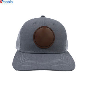 Casquette de baseball grise à plusieurs panneaux avec logo personnalisé, confortable et respirante, avec broderie de haute qualité - Product Image 2