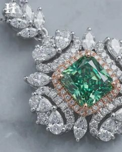 Colgante de Diamante Verde de Corte Radiante de Lujo, Joyería Fina Personalizada con Halo de Diamantes Rosas y Blancos, Certificado por IGI/GIA - Product Image 4