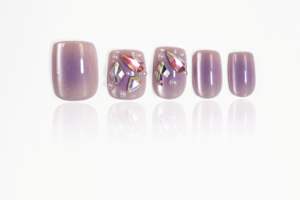 Uñas Postizas Personalizadas de ABS Morado al por Mayor, Diseño de Uñas Artificiales de Longitud Media, Forma de Almendra, Estampado Dorado, Fábrica OEM ODM - Product Image 5