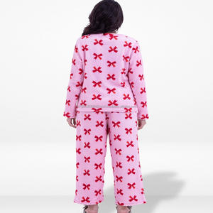 ชุดเซ็ทลำลองสไตล์ Athleisure กางเกงขายาวลายดอกไม้ เสื้อครอปทรงคอร์เซ็ท ชุดสไตล์ Coquette Y3K ชุดลำลองผู้หญิง ลายดอกไม้และคำว่า Love ชุดเซ็ท 2 ชิ้นสำหรับผู้หญิง - Product Image 4