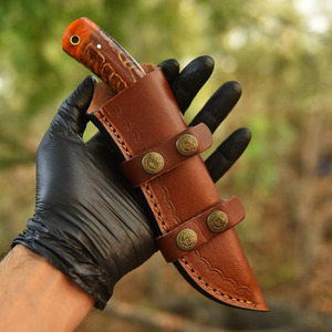 Couteau de chasse et de camping en acier Damas fait main à lame fixe, avec manche en résine orange, pour la vente en gros et l'OEM - Product Image 4