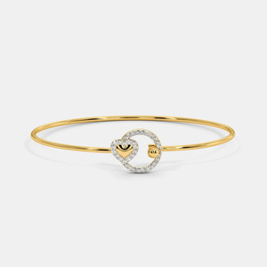 Brazalete Abierto de Oro con Diamantes en Forma de Corazón - Product Image 4