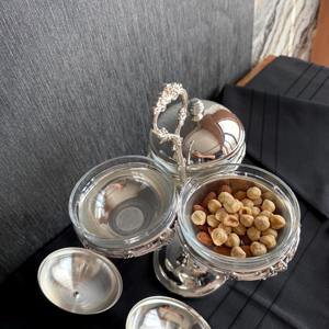 Elegante Porta Chocolates y Frutos Secos Plateado en Plata de Ley con Tres Compartimentos, Ideal para Eventos Festivos y Reuniones - Product Image 5