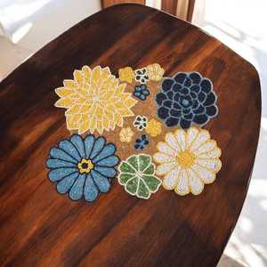 Sets de table rectangulaires faits à la main en feuilles de palmier vertes tissées avec des perles de verre, artisanat décoratif Sami pour restaurant, hôtel, table à manger - Product Image 1