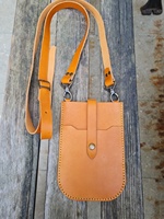 Pochette de téléphone en cuir Sac mince de voyage à bandoulière, Sangle réglable avec fente pour porte-cartes Pochette en cuir véritable Produit OEM et FBA