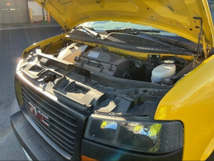 Fourgon utilitaire commercial d'occasion en excellent état, modèle 2019/2022, propulsion arrière, 6.6L V8, véhicule de livraison - Product Image 5