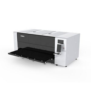 Máquina de corte láser de fibra <span class=keywords><strong>óptica</strong></span> CNC de <span class=keywords><strong>una</strong></span> sola mesa para chapas de aluminio con cubierta completa cerrada alta calidad - Product Image 2