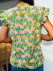 Blusa de Algodón Popelín con Estampado Floral Hecho a Mano, Manga Casquillo, Cuello en V, Volantes, Corta, Tejido para Oficina, para Mujer - Product Image 3