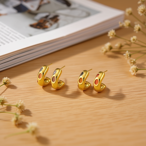 Orecchini Nina Irregolari in Acciaio Inossidabile Color Oro, Gioielli alla Moda per Donne - Product Image 3