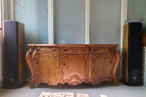 Impresionante Aparador Antiguo de Teca Tallada a Mano, Estilo Europeo, Sostenible y Duradero, con 3 Puertas y 3 Cajones, Mueble para el Hogar y la Cocina - Product Image 4