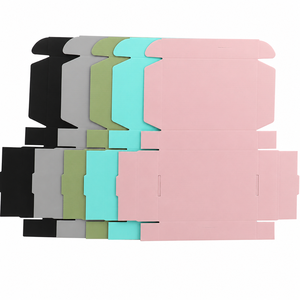 Cajas de Cartón Rígido Corrugado Negro Ecológicas Personalizadas para Envío de Ropa y Zapatos con Impresión de Logotipo en Lámina Dorada - Product Image 4