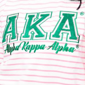 Sweat-shirt rayé rose et blanc AKA pour femme, col rond, lettres grecques, vêtement décontracté, élégant et confortable de qualité supérieure - Product Image 3