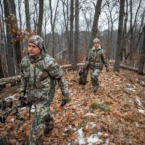 Veste de chasse d'hiver en softshell coupe-vent avec imprimé camouflage, doublure en polyester, logo frontal, fermeture éclair pour usage extérieur - Product Image 6