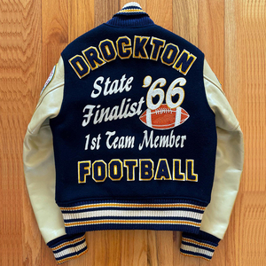 ผู้ผลิตแจ็คเก็ต Letterman แบบ OEM ขายส่ง แจ็คเก็ต Varsity ปักลายเชนีลล์ แจ็คเก็ตวินเทจแบบกำหนดเอง แจ็คเก็ตเบสบอลสำหรับฤดูหนาว - Product Image 2