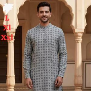 Kurta Pajama en coton épais pour homme, de la marque indienne Designer, avec un imprimé numérique élégant, idéal pour les festivals et les mariages, disponible à la vente. - Product Image 1