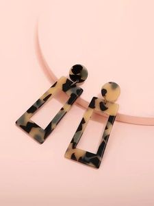 Pendientes de Resina Clásicos Hechos a Mano para Mujer, con Forma Personalizada, Tipo Clip - Product Image 6
