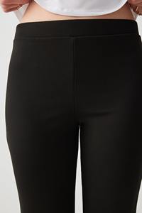 Leggings de Yoga de Cintura Alta de Nylon Personalizados al por Mayor, Pantalones de Entrenamiento Ajustados con Control de Abdomen y Bolsillos Laterales para Mujer - Product Image 3