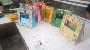 Bolsa de Regalo de Tela Brocada India para Bodas, con Ventana Transparente de PVC, Asa Metálica, Bolsa Triangular para Regalos, Decoración para Fiestas Diwali - Product Image 2