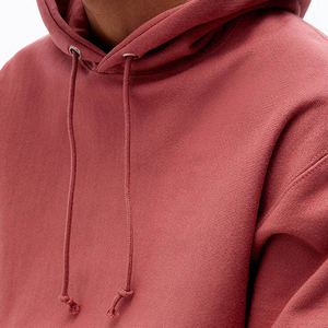 Conjunto Deportivo Informal para Hombre, Sudadera con Capucha Roja y Pantalones Cortos, 100% Algodón, Color Sólido, Cierre con Cordón, Corte Regular - Product Image 6