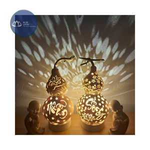 Adorno de Calabaza Natural Tallada DISPONIBLE – Artesanía Ecológica Sostenible para Tiendas de Souvenirs - Product Image 1