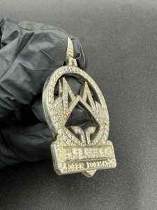 จี้เพชรโมอิสซาไนต์ทรงกลมพร้อมโลโก้ชื่อแบบฝังเพชร สำหรับเป็นของขวัญส่วนตัว พร้อมจี้เงินแท้ 925 และชาร์มเครื่องประดับ - Product Image 4