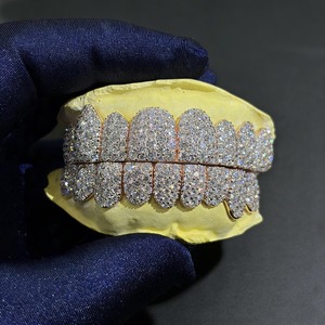 Grillz de Plata de Ley S925 Personalizados con Moissanita VVS, Joyería Hip Hop Iced Out para la Boca, Regalo Personalizado Bling para Él - Product Image 4