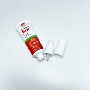 Tube en plastique PE pratique avec bouchon pompe blanc brillant pour emballage de crème solaire et produits de soin de la peau, conception de logo et impression - Product Image 6