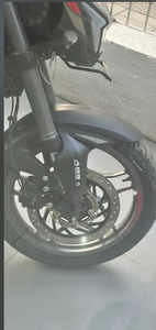 Motocicleta Bajaj Pulsar NS200 de Cuatro Tiempos y 200 CC con 6 Velocidades 2025 (Doble ABS) - Product Image 2