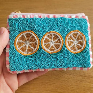 Sac fourre-tout classique fait main en perles de rocaille, pochette à monnaie perlée brodée avec logo personnalisé, promotionnels de voyage tendance pour femmes - Product Image 1