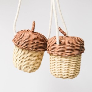 Panier à jouets en rotin au design d'acorn, accessoire pour enfants, paniers faits à la main, mini sacs pour enfants - Product Image 4