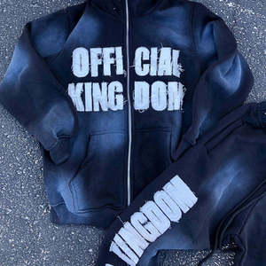 Chándal unisex de estilo urbano, negro, con capucha, manga larga, con estampado de 'Taking Risks' y texto oficial de 'Kingdom Side', para otoño. - Product Image 3