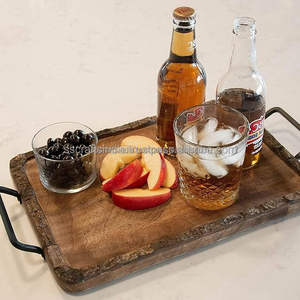 Elegante bandeja de servicio ecológica decorativa de madera de acacia, borde rectangular hecho a mano, mango de hierro para servir alimentos en el hogar y la Oficina - Product Image 5